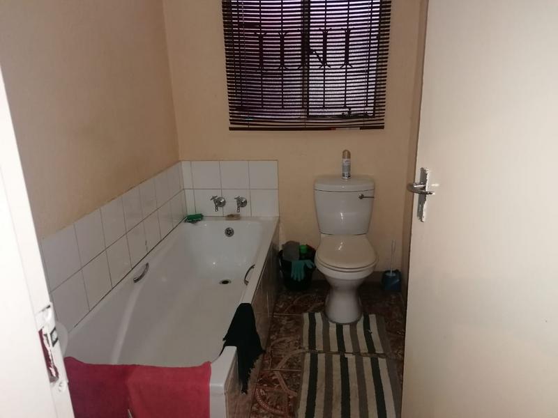 2 Bedroom Property for Sale in Tlhabane West North West